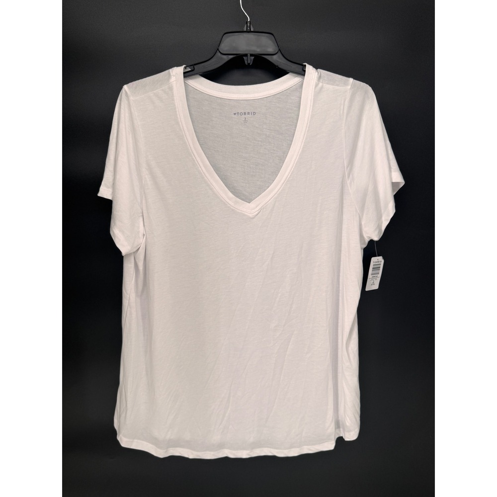 Torrid Tee Women 3X White NWT Girlfriend Signature Jersey V-Neck Short Sleeve